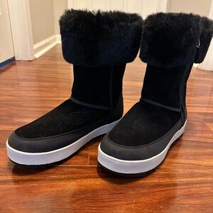 Short boots with fur